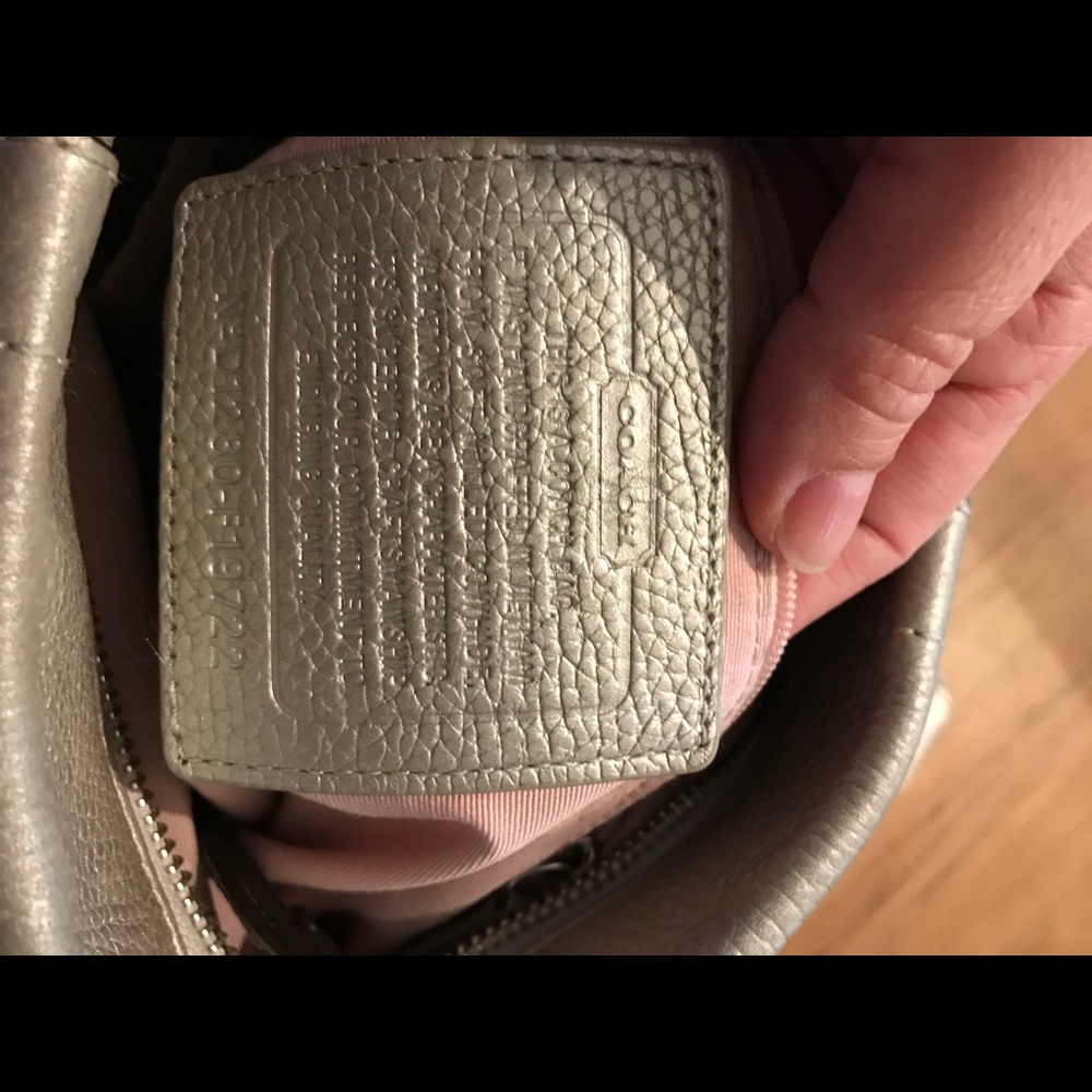 Authentic Coach - image 2